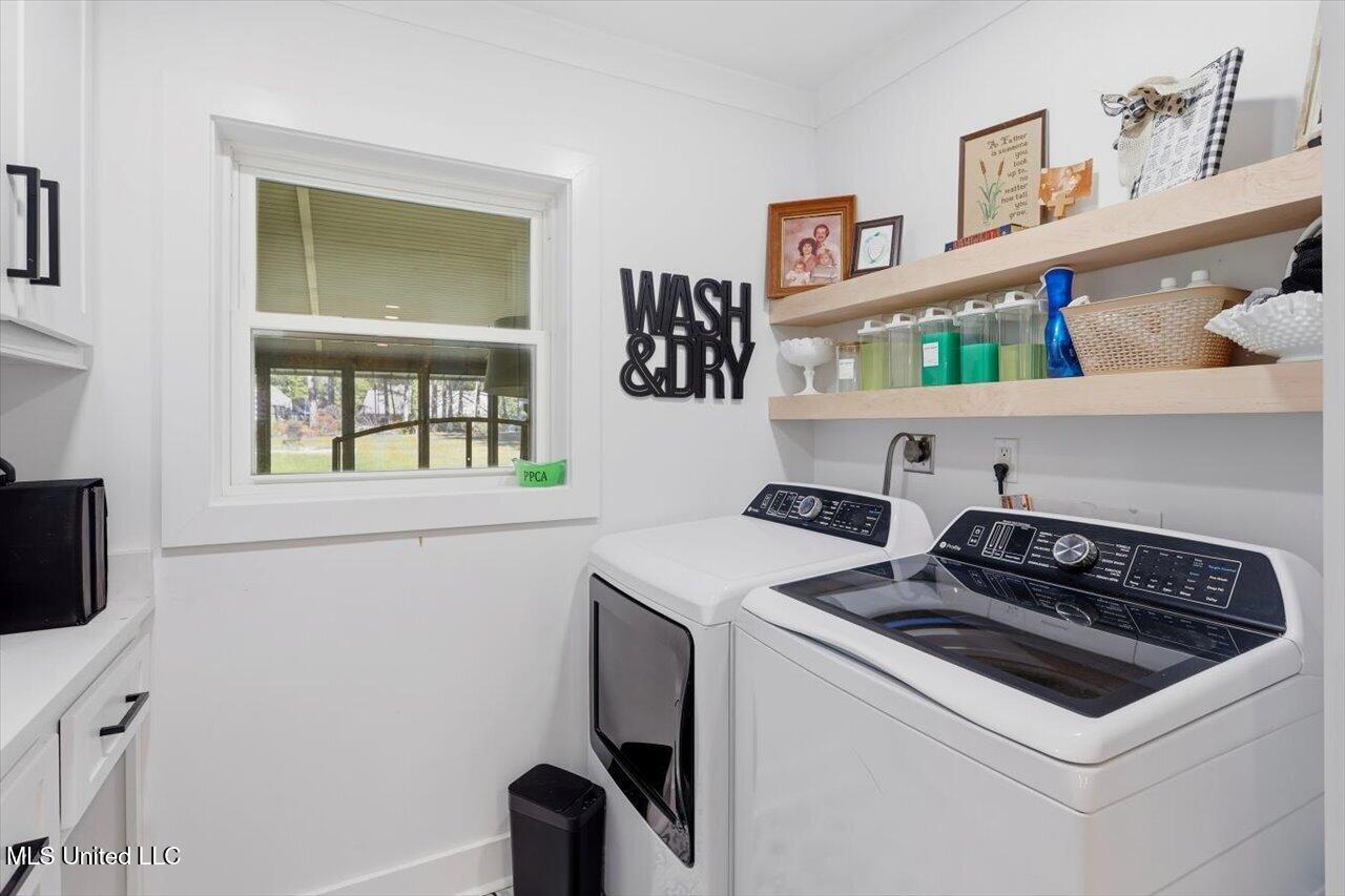 2701 Highway 80 Brandon, MS 39042 - Photo 16 of 36 Laundry Room