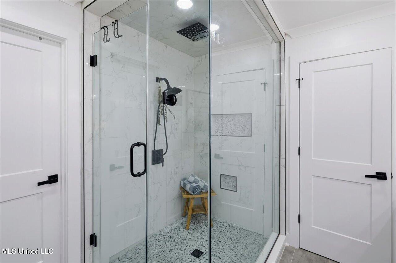 2701 Highway 80 Brandon, MS 39042 - Photo 20 of 36 Master Bath-Shower
