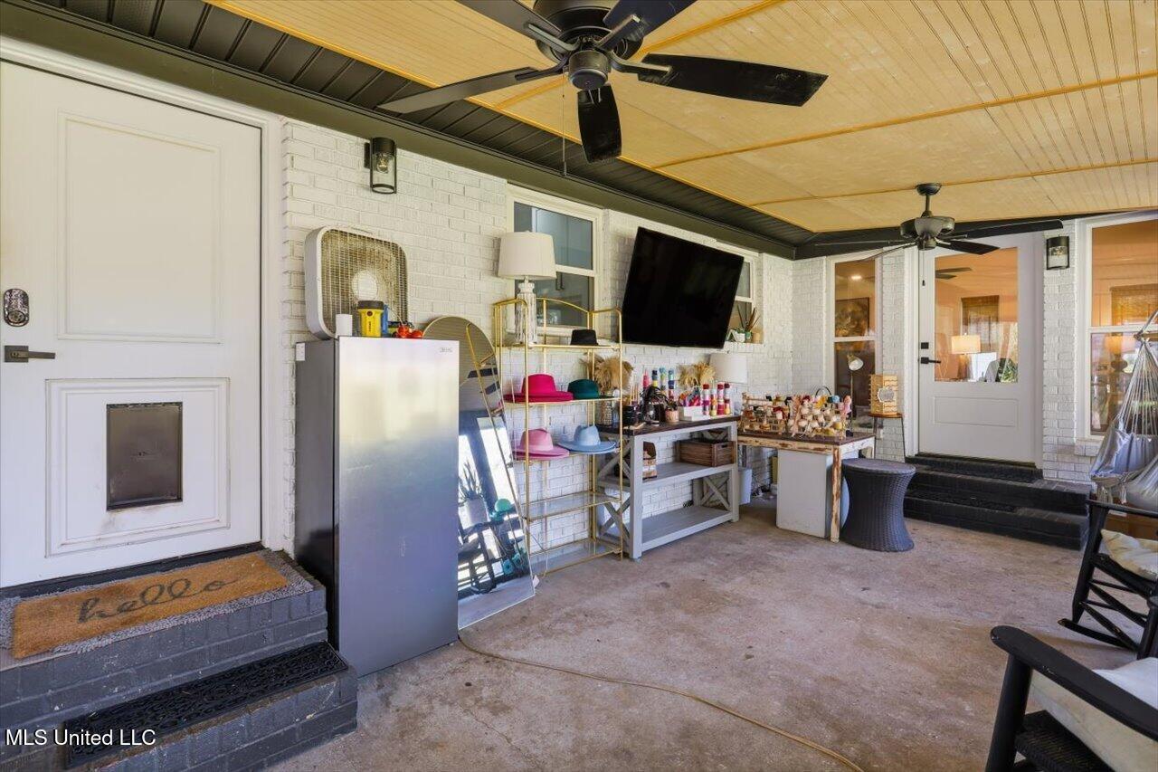 2701 Highway 80 Brandon, MS 39042 - Photo 29 of 36 Sunroom