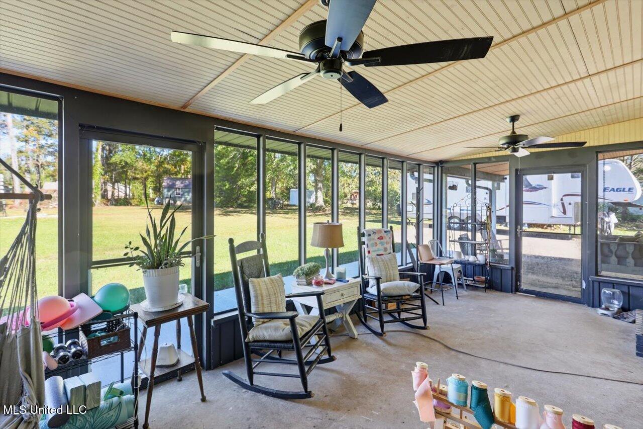 2701 Highway 80 Brandon, MS 39042 - Photo 30 of 36 Sunroom