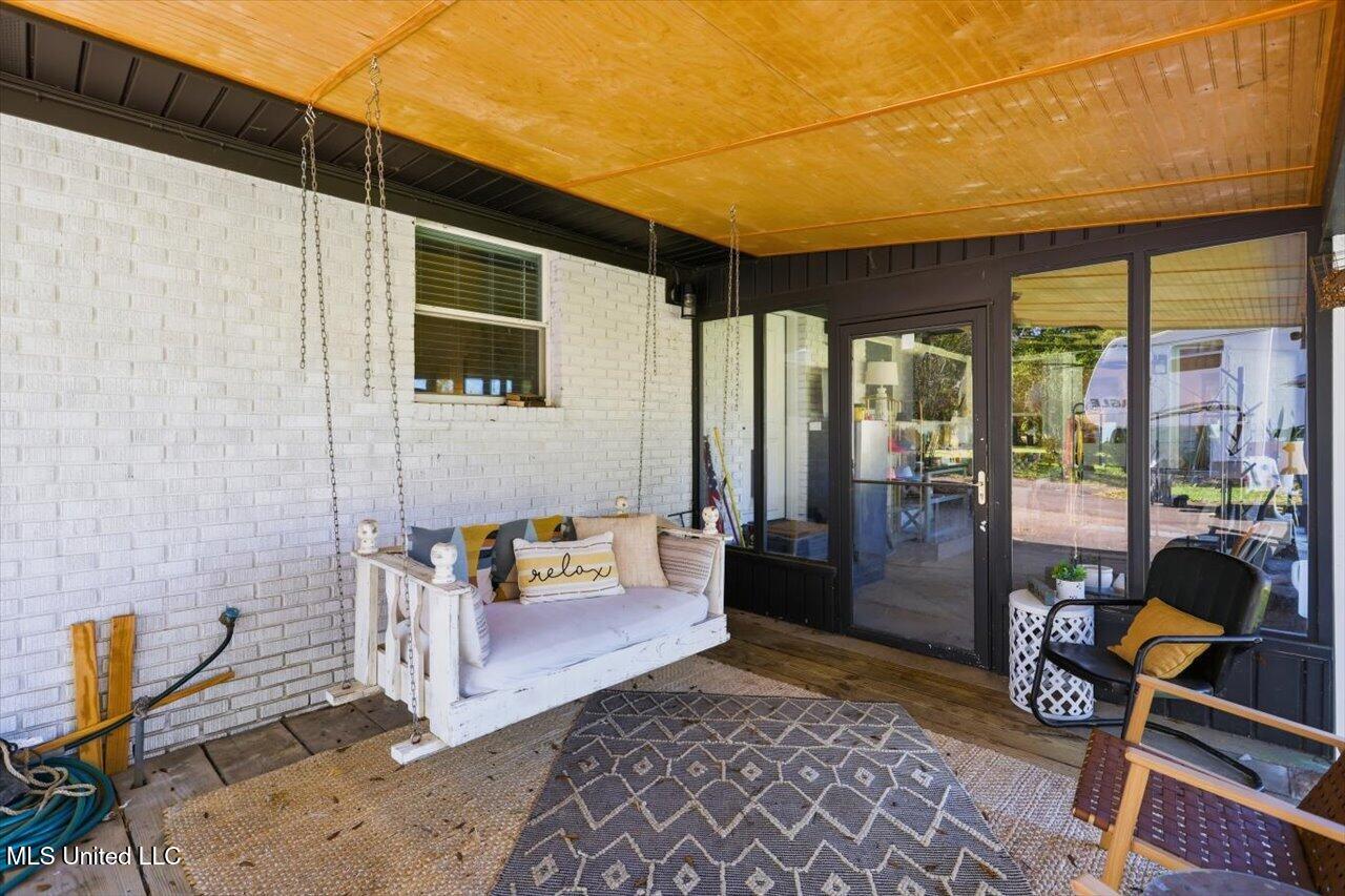 2701 Highway 80 Brandon, MS 39042 - Photo 31 of 36 Back porch