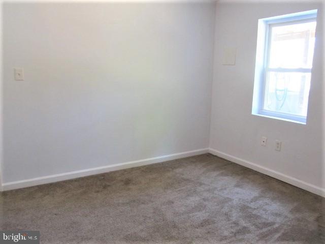 608 Fairmount Road Linthicum, MD 21090 - Photo 13 of 35