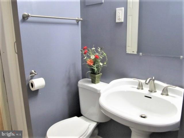 608 Fairmount Road Linthicum, MD 21090 - Photo 19 of 35