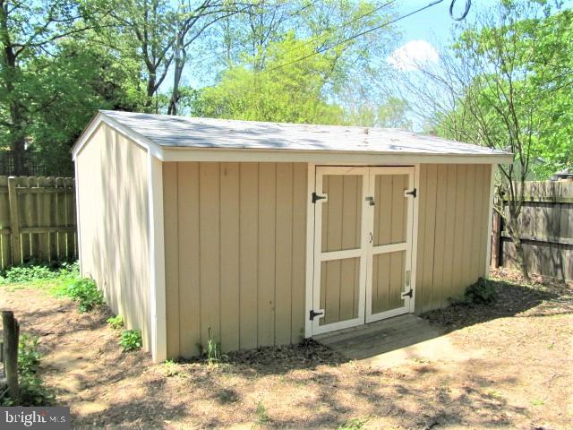 608 Fairmount Road Linthicum, MD 21090 - Photo 28 of 35 Large shed!