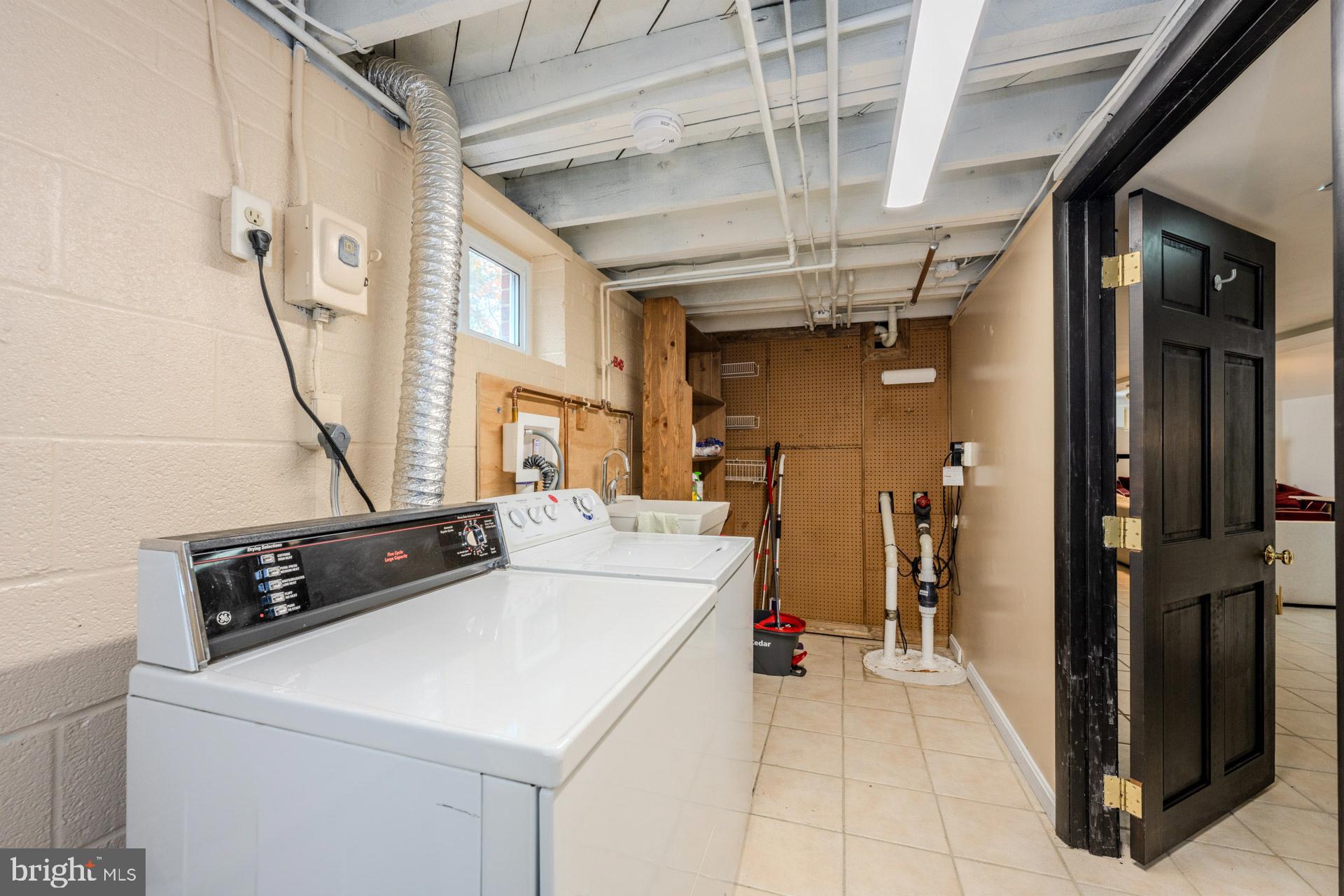 1329 Devils Reach Road Woodbridge, VA 22192 - Photo 25 of 34