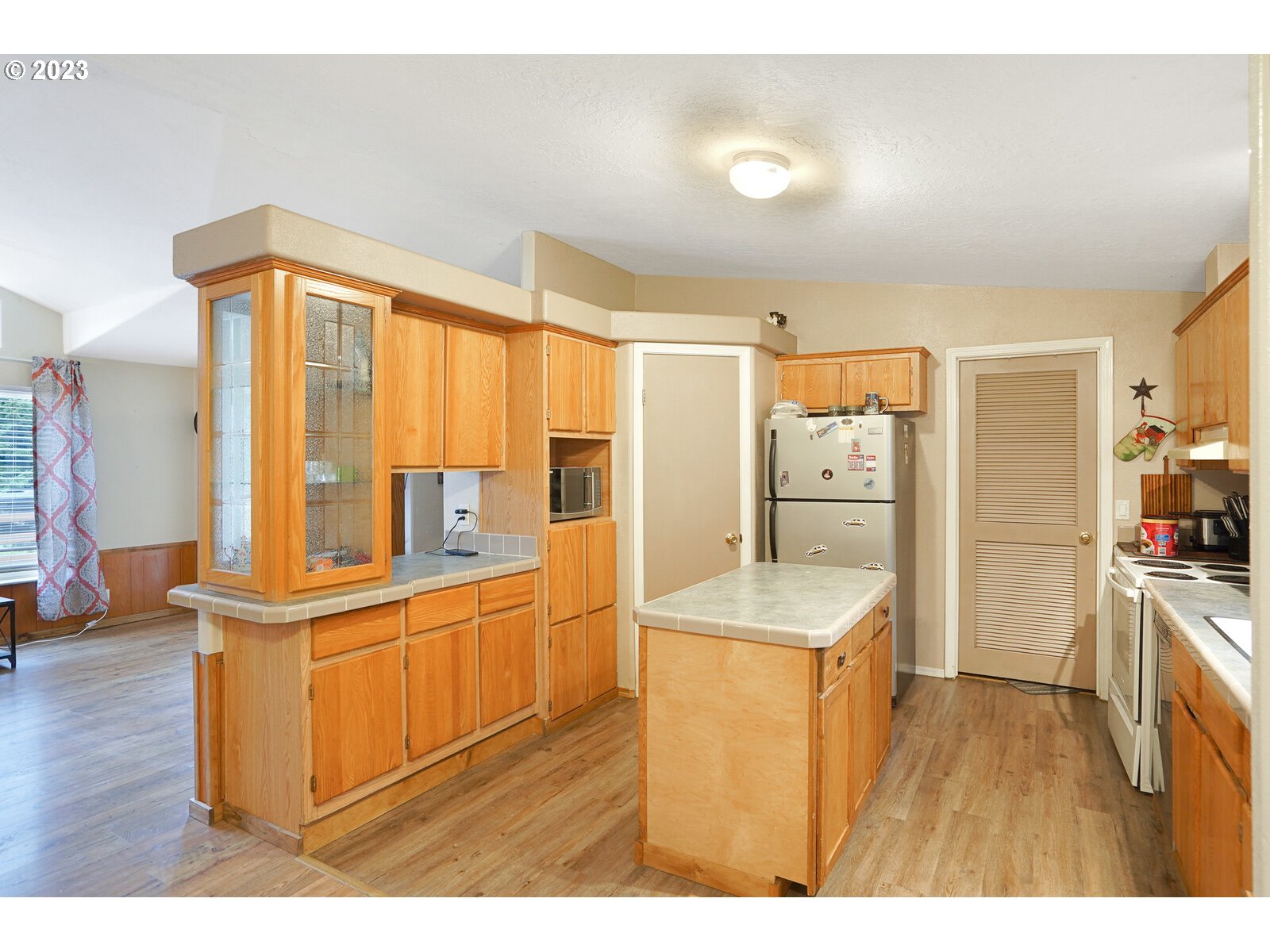 38170 Middle Ridge Road Lebanon, OR 97355 - Photo 11 of 31 Gallery Image 11
