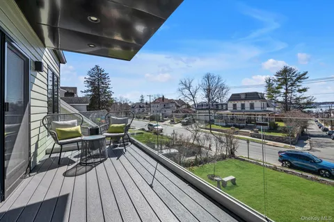 $1,529,000 | 37 Carlton Avenue, Port Washington, NY 11050