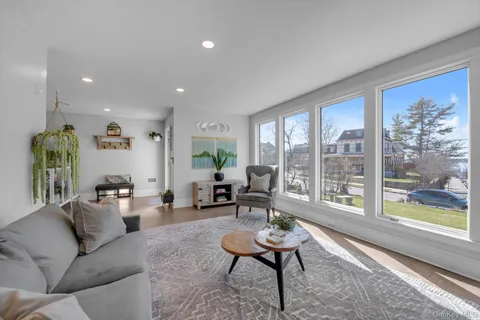 $1,529,000 | 37 Carlton Avenue, Port Washington, NY 11050