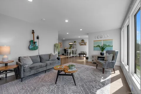$1,529,000 | 37 Carlton Avenue, Port Washington, NY 11050