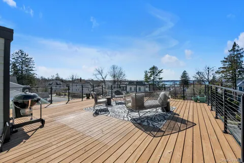 $1,529,000 | 37 Carlton Avenue, Port Washington, NY 11050