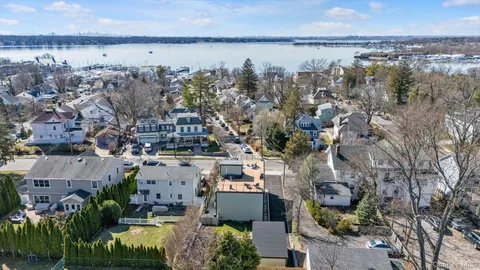 $1,529,000 | 37 Carlton Avenue, Port Washington, NY 11050