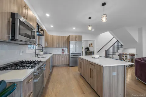 $1,529,000 | 37 Carlton Avenue, Port Washington, NY 11050