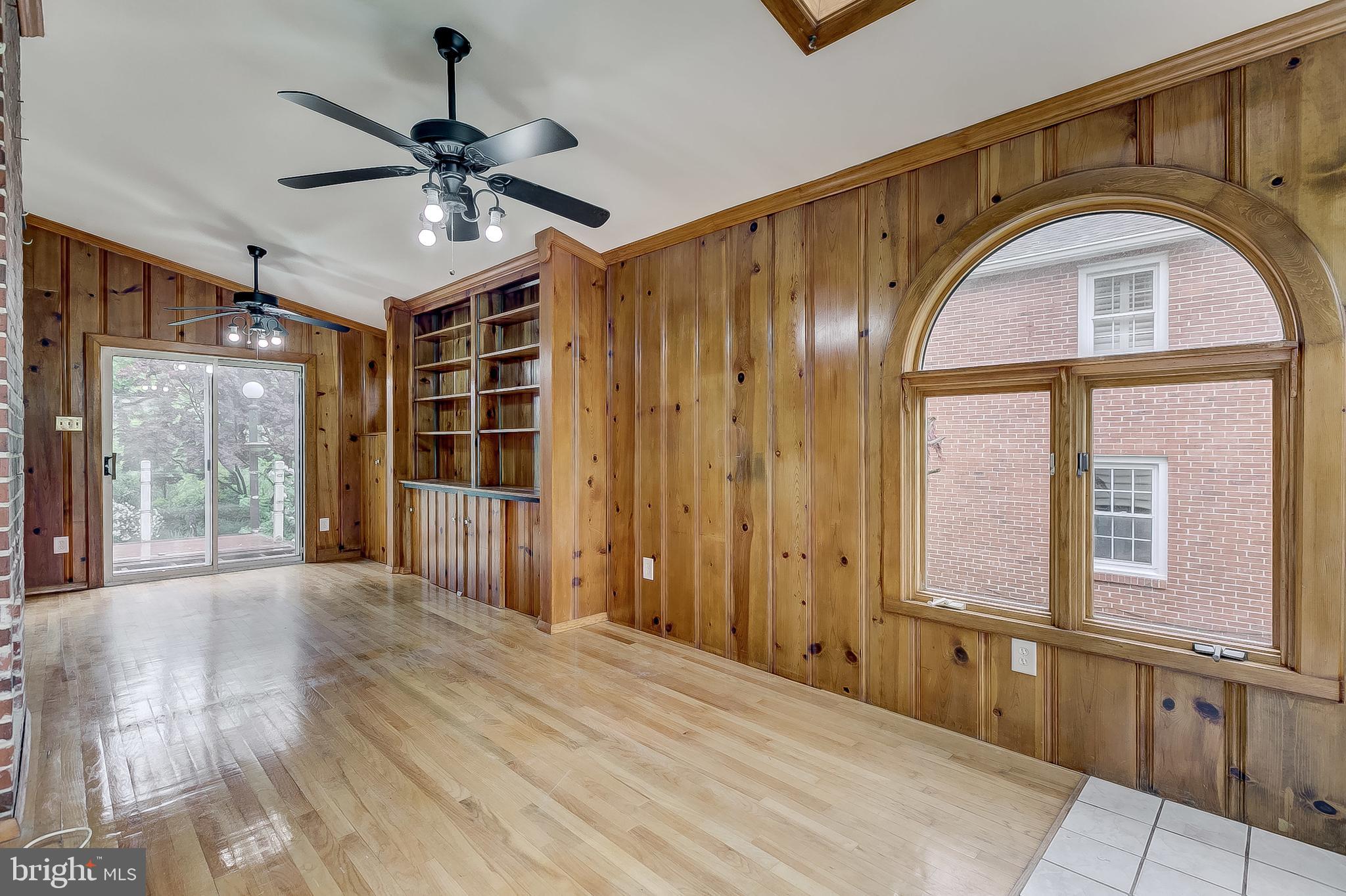 502 West Joppa Road Baltimore, MD 21204 - Photo 16 of 49 Family Room w/ lots of Windows