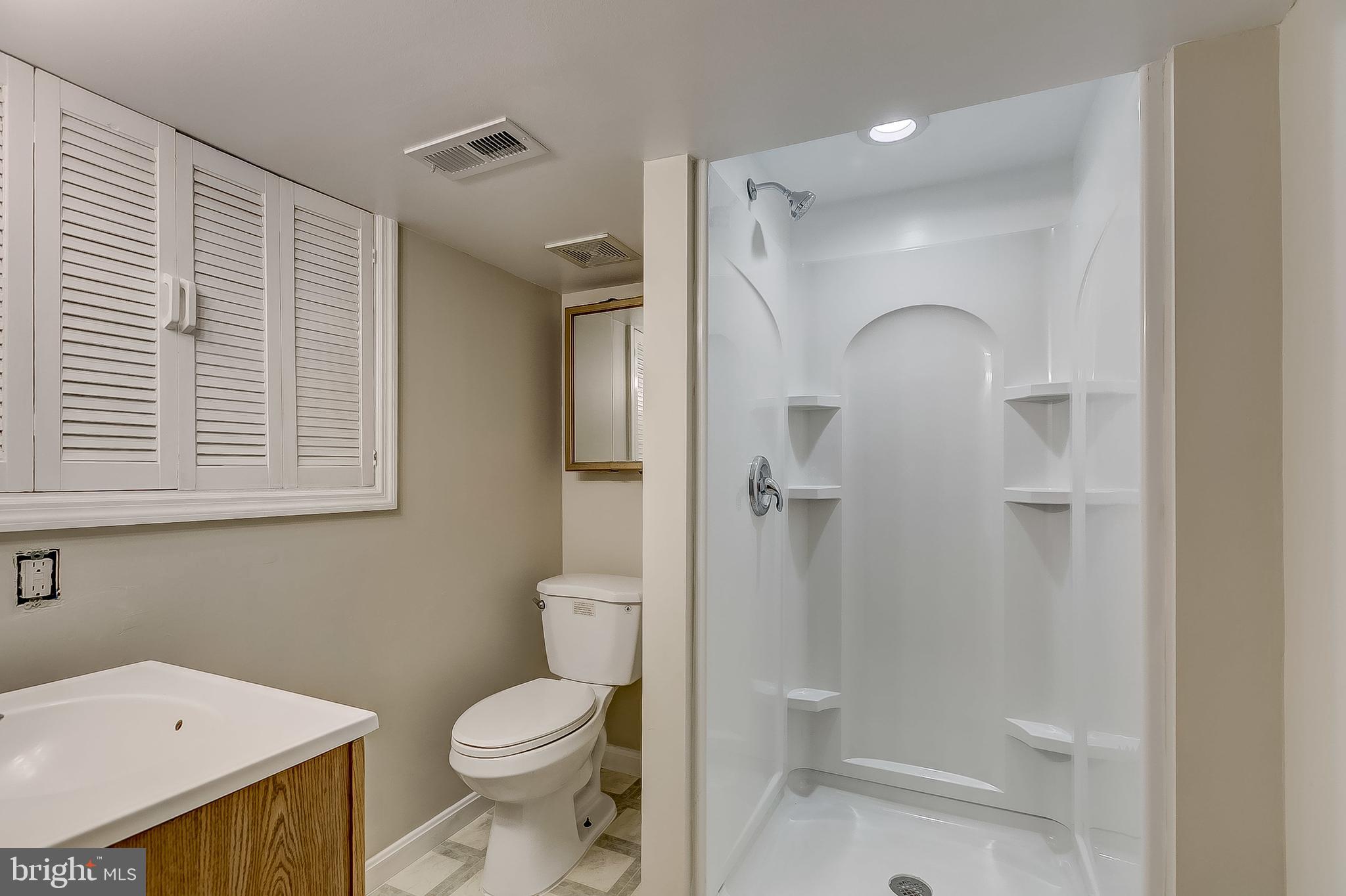 502 West Joppa Road Baltimore, MD 21204 - Photo 26 of 49 Basement Full Bathroom
