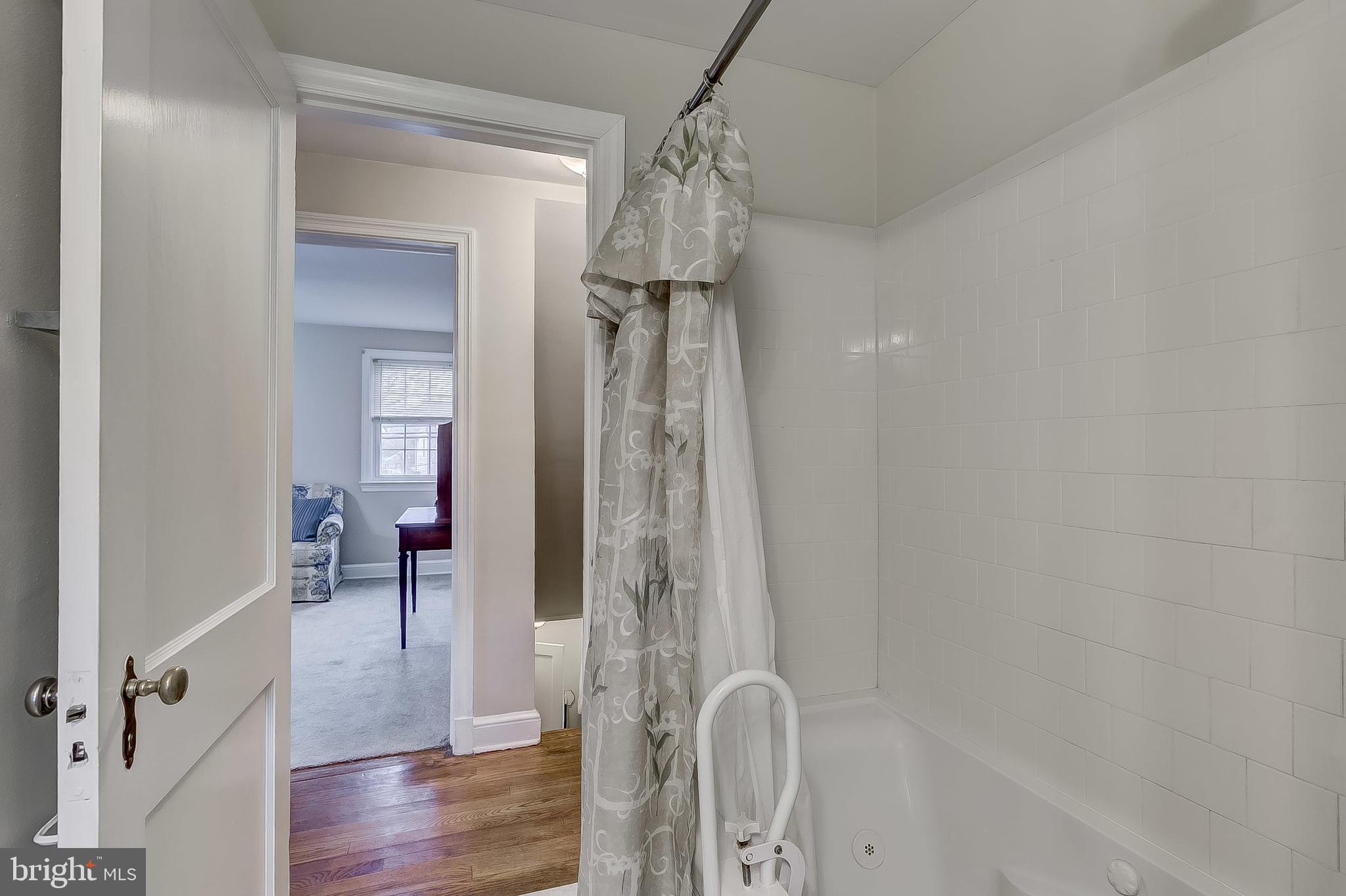 502 West Joppa Road Baltimore, MD 21204 - Photo 43 of 49 2nd Level Full Bathroom