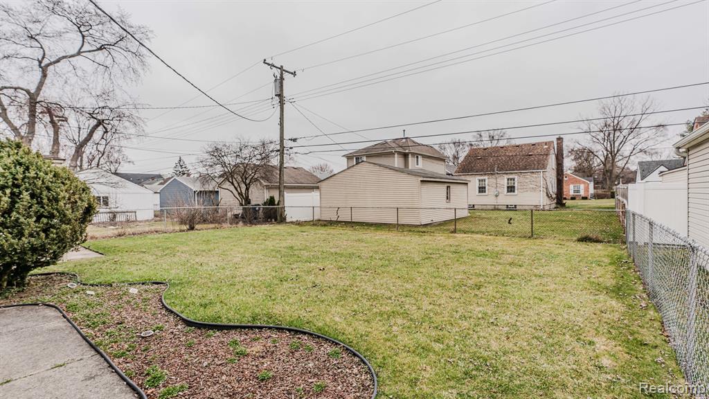 1295 Columbia Road Berkley, MI 48072 - Photo 49 of 53