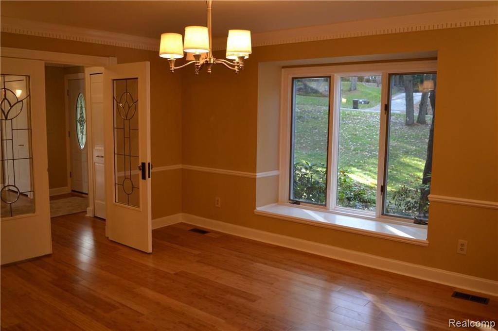 660 Birch Tree Court Rochester Hills, MI 48306 - Photo 6 of 38