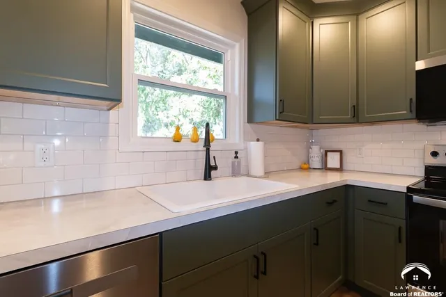 $315,000 | 1524 East 28th Terrace, Lawrence, KS 66046