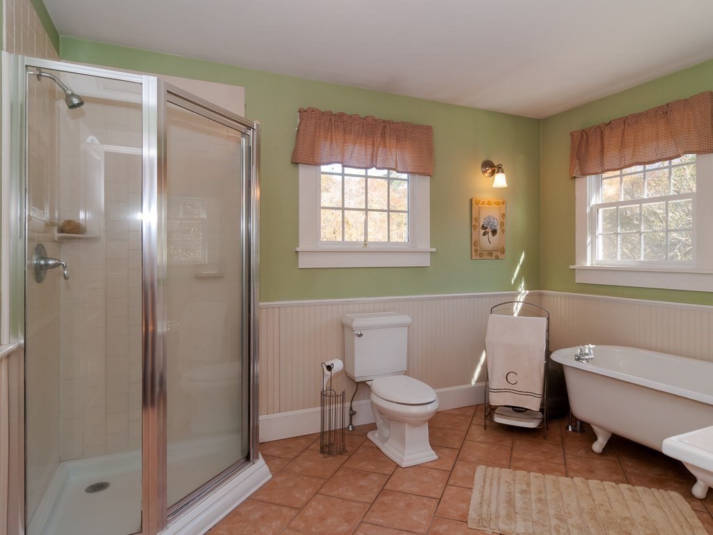 1156 Main Road Westport, MA 02790 - Photo 20 of 31 Gallery Image 20