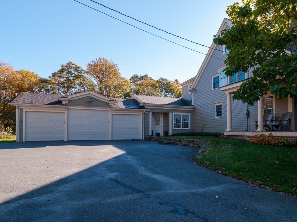 1156 Main Road Westport, MA 02790 - Photo 3 of 31 Gallery Image 3
