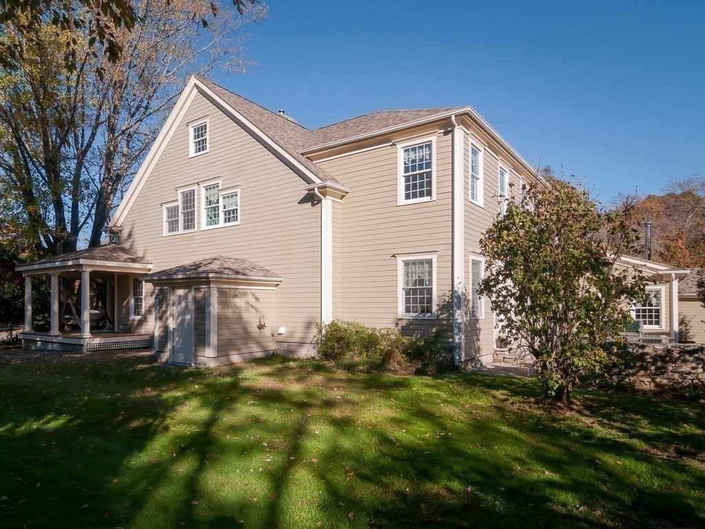 1156 Main Road Westport, MA 02790 - Photo 4 of 31 Gallery Image 4