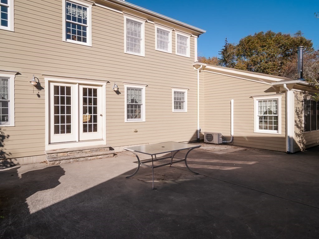 1156 Main Road Westport, MA 02790 - Photo 5 of 31 Gallery Image 5