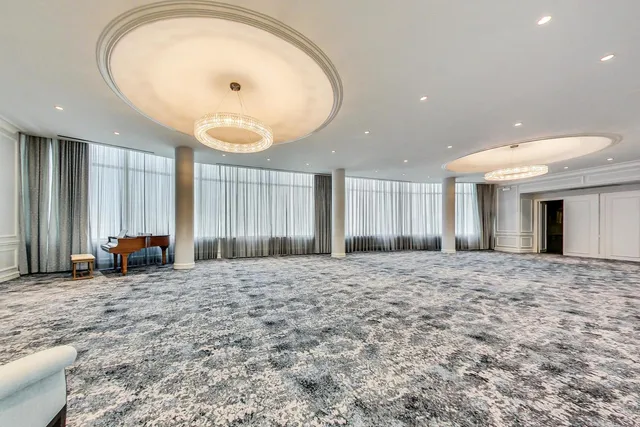 a view of livingroom with workspace