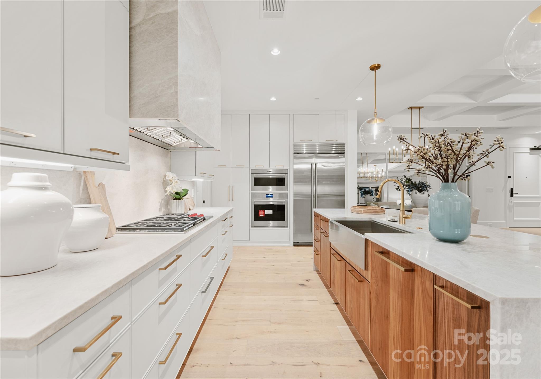 130 Cherokee Road, Unit 403 Charlotte, NC 28207 - Photo 11 of 37