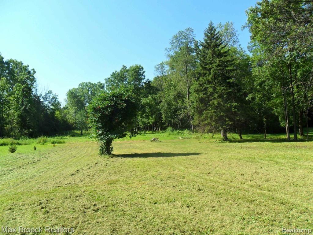 1 Farmbrook Road Southfield, MI 48034 - Photo 12 of 49