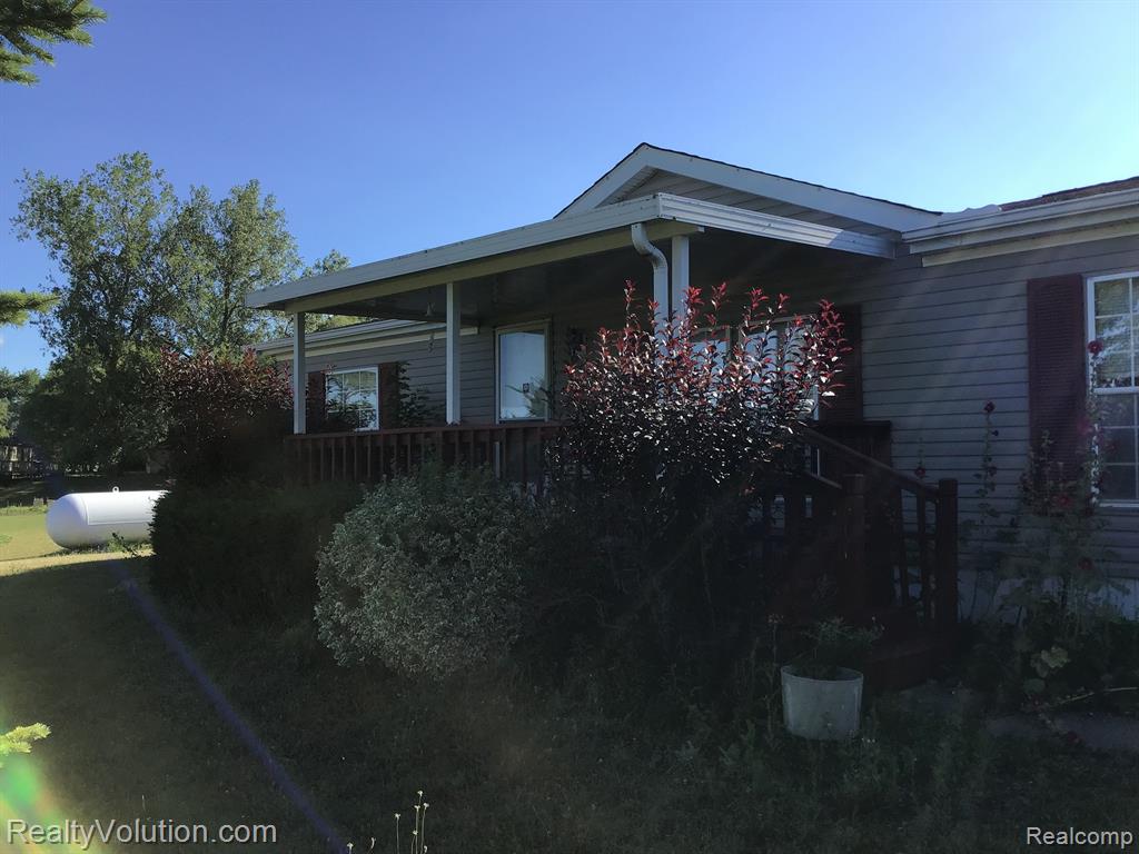 4444 Knoll Road Capac, MI 48014 - Photo 2 of 28