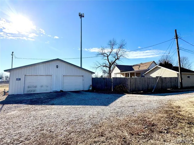 $164,900 | 406 South Poplar Street, Mount Olive, IL 62069