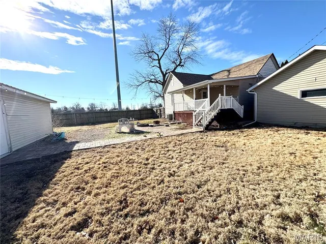 $164,900 | 406 South Poplar Street, Mount Olive, IL 62069