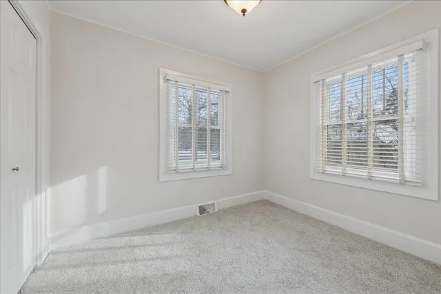 $345,000 | 401 East Tower Drive, Barrington, IL 60010