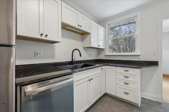 $345,000 | 401 East Tower Drive, Barrington, IL 60010