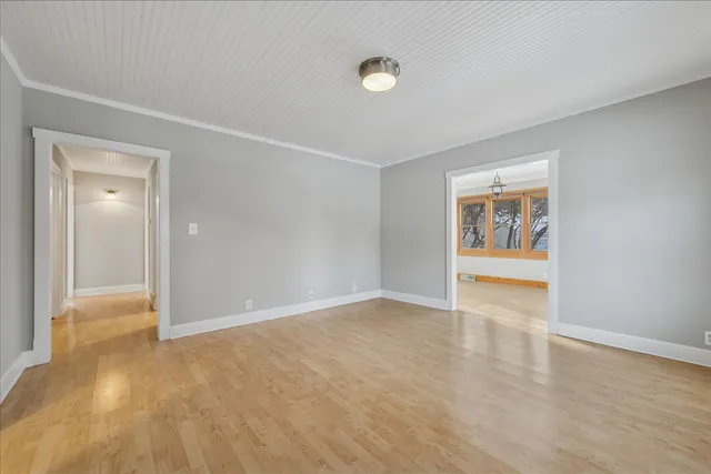 $345,000 | 401 East Tower Drive, Barrington, IL 60010