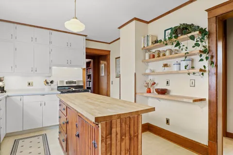 $375,000 | 351 South Madison Street, Evansville, WI 53536