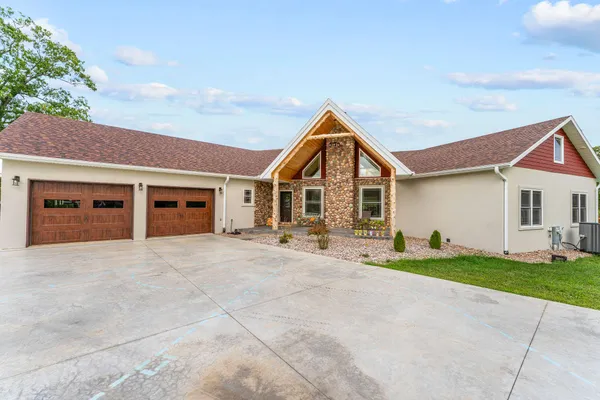 $925,000 | 770 Mills Hollow Road, Branson, MO 65616