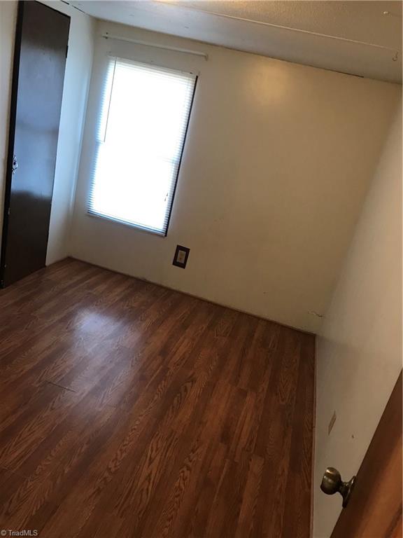 2269 Noahtown Road Thomasville, NC 27360 - Photo 7 of 11