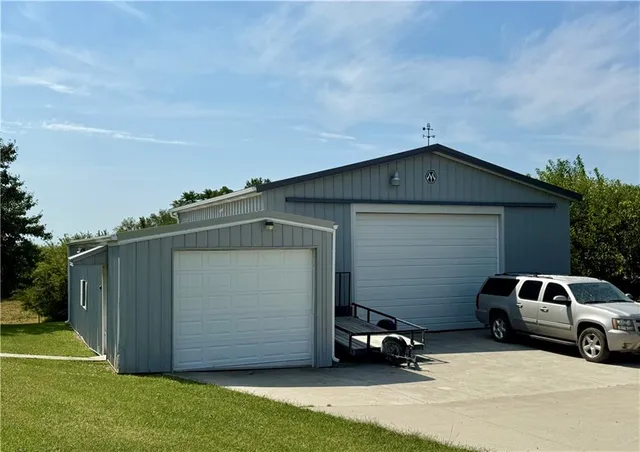 $429,000 | 41759 West 88th Street, Richmond, MO 64085