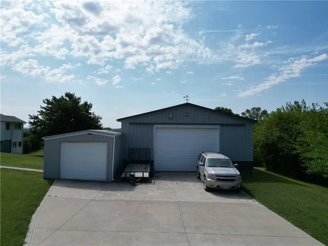 $429,000 | 41759 West 88th Street, Richmond, MO 64085