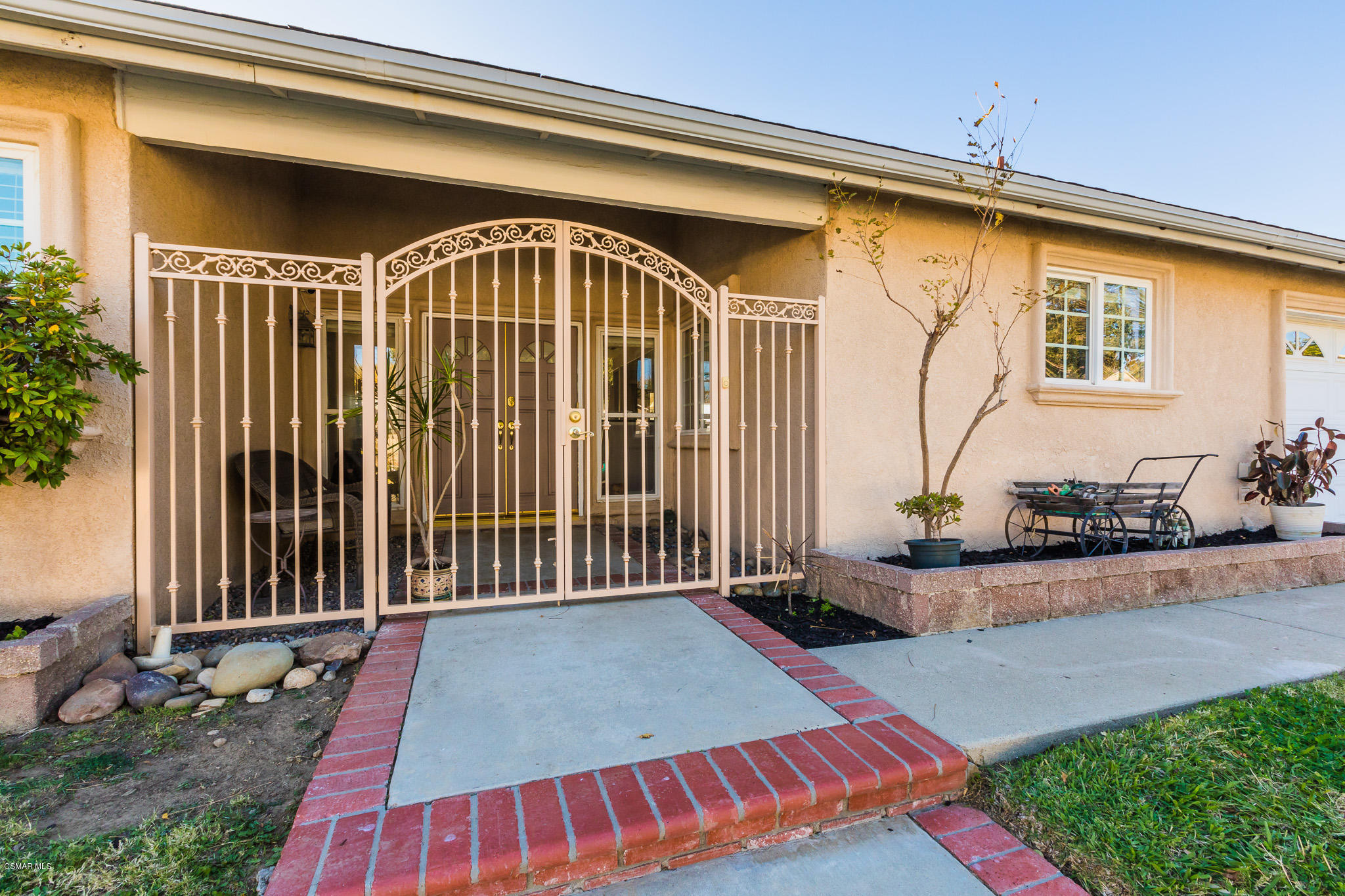 3441 Corpus Christi Street Simi Valley, CA 93063 - Photo 4 of 64 a view of backyard with a garden