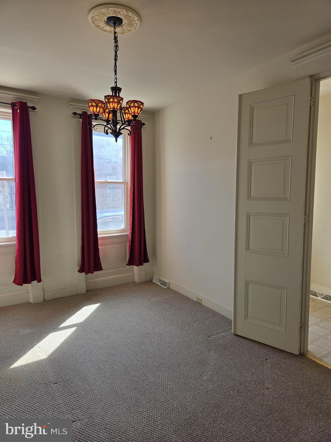 415 West King Street Lancaster, PA 17603 - Photo 11 of 18 an empty room with windows and closet