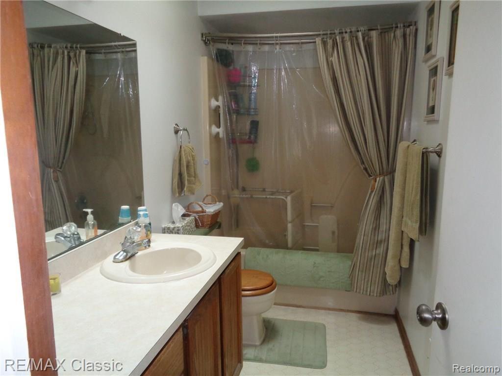 2532 Ripple Way White Lake, MI 48383 - Photo 19 of 20 DSC01288.JPG