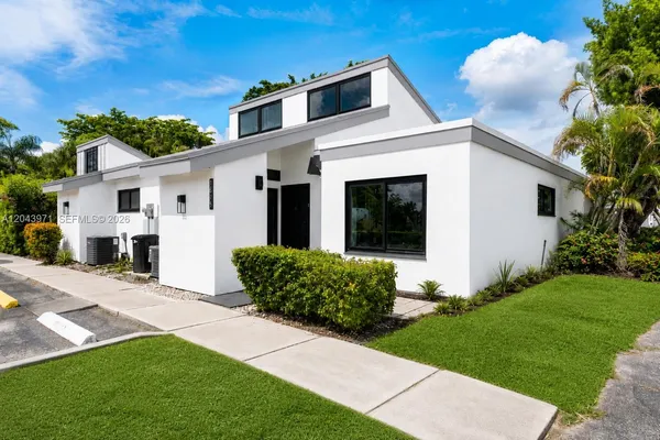 $185,000 | 1709 Northwest 72nd Avenue, Unit 66, Plantation, FL 33313