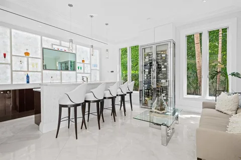 $19,500,000 | 150 Kings Road, Palm Beach, FL 33480