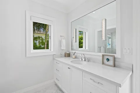 $19,500,000 | 150 Kings Road, Palm Beach, FL 33480