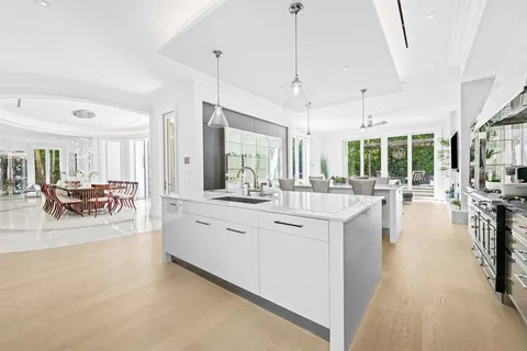 $19,500,000 | 150 Kings Road, Palm Beach, FL 33480