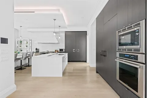 $19,500,000 | 150 Kings Road, Palm Beach, FL 33480