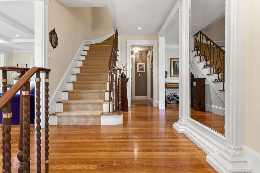 220 Hobart Road Newton, MA 02467 - Photo 2 of 27
