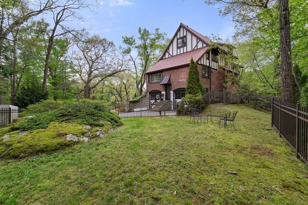 220 Hobart Road Newton, MA 02467 - Photo 25 of 27